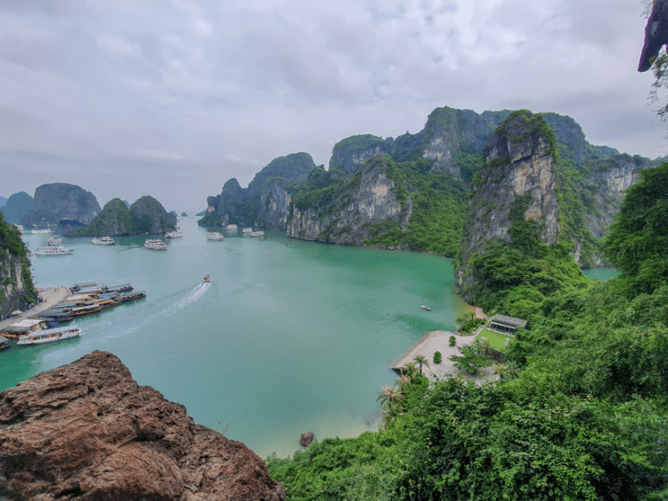 Scenic view of Ha Long Bay.