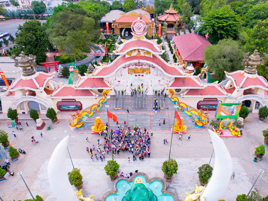 Suoi Tien Cultural Theme Park.