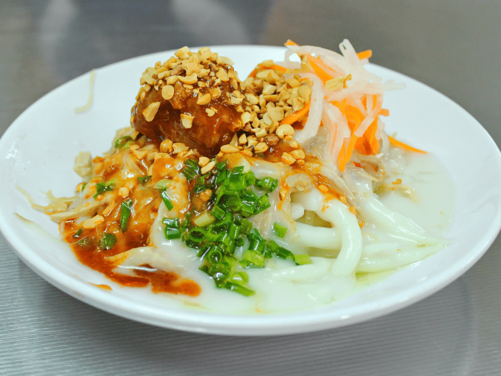 Banh Tam Bi dish at Phong Dien Floating Market.