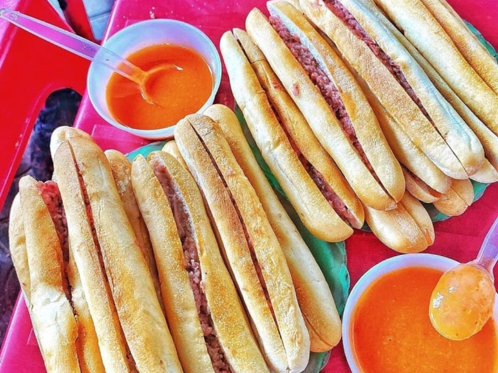 Bánh Mỳ Cay - Spicy Baguette in Hai Phong