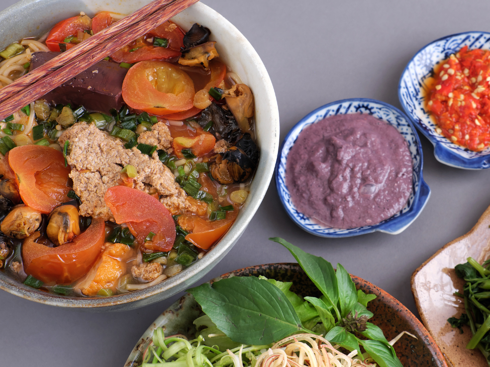 Bun Rieu - Crab Noodle Soup in Northern Vietnam