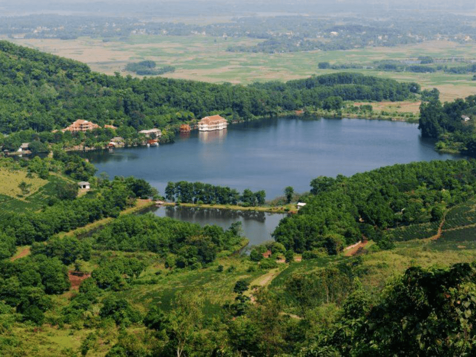 Lake view from Hồ Đồng trail in Ba Vi National Park.