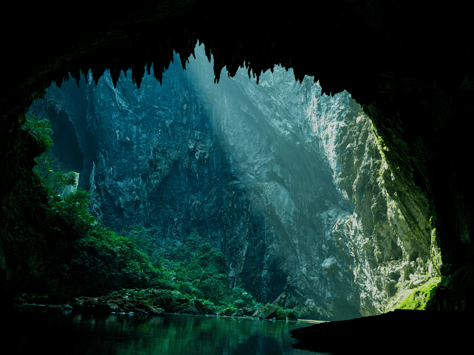 Inside Paradise Cave in Phong Nha-Ke Bang