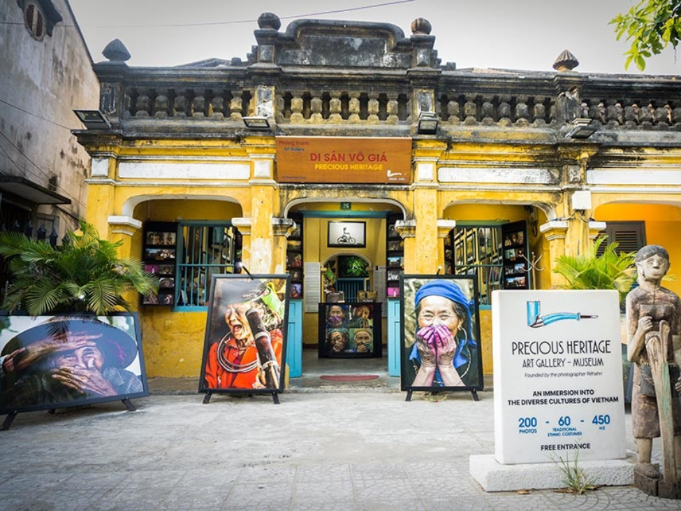 Traditional Vietnamese musicians performing at the Hoi An Traditional Art Performance House.