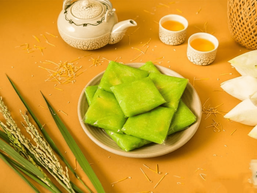 Banh Com, traditional Vietnamese green rice cake