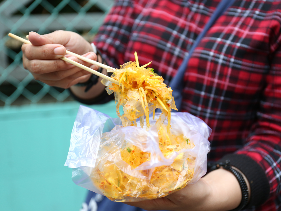 Street food vendor in Hanoi's Old Quarter