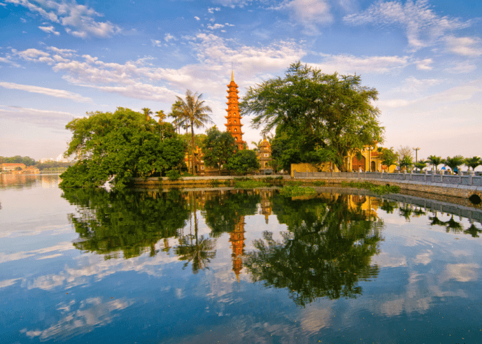 tran-quoc-pagoda-thanh-nien-street.