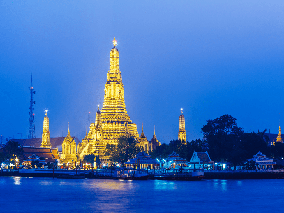 Ancient temple Wat Chedi Luang in Chiang Mai's Old City with a towering brick pagoda